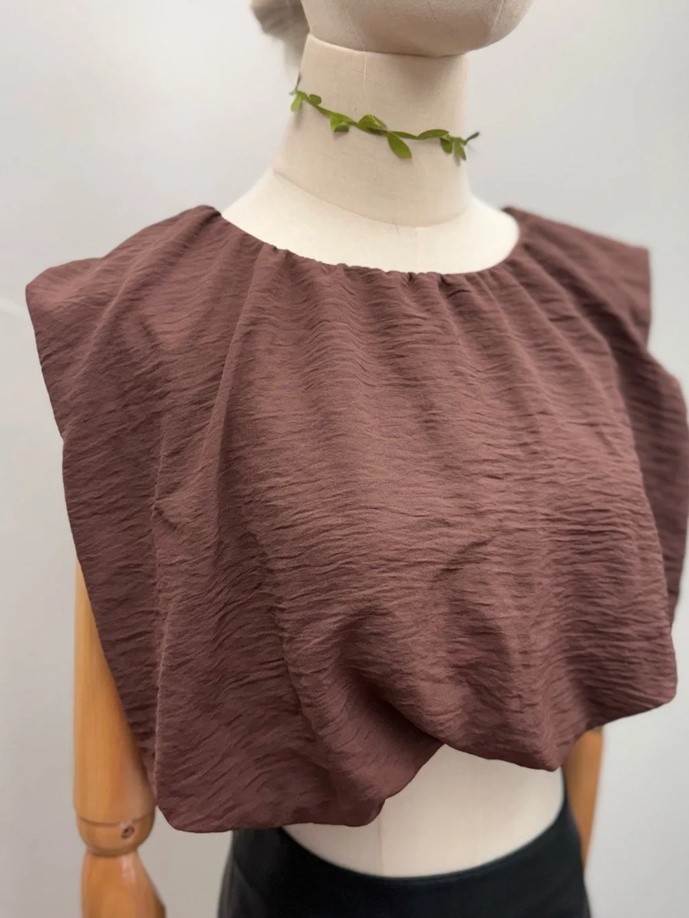 Flower & Feather Brown Bubble Hem Crop Top Size S NWT